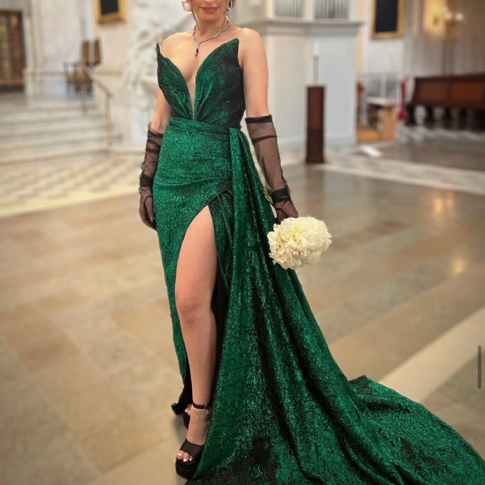 Formal gown, black tie, wedding guest